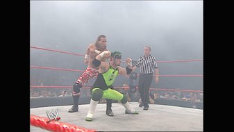 WWE_Monday_Night_Raw_2003_06_02_SHD