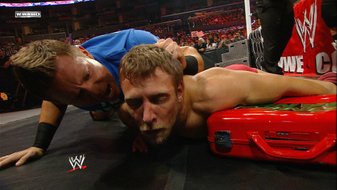 WWE_Monday_Night_Raw_2010_08_16_SHD